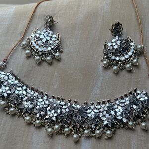 Elegant Silver and White Floral Jewelry Set